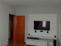 RESIDÊNCIA EM BAIRRO CALMO E TRANQUILO
