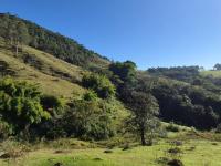 SÍTIO EM LINDÓIA – EXCELENTE LOCALIZAÇÃO E MUITA NATUREZA