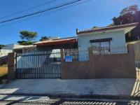 CASA COM 3 SUÍTES