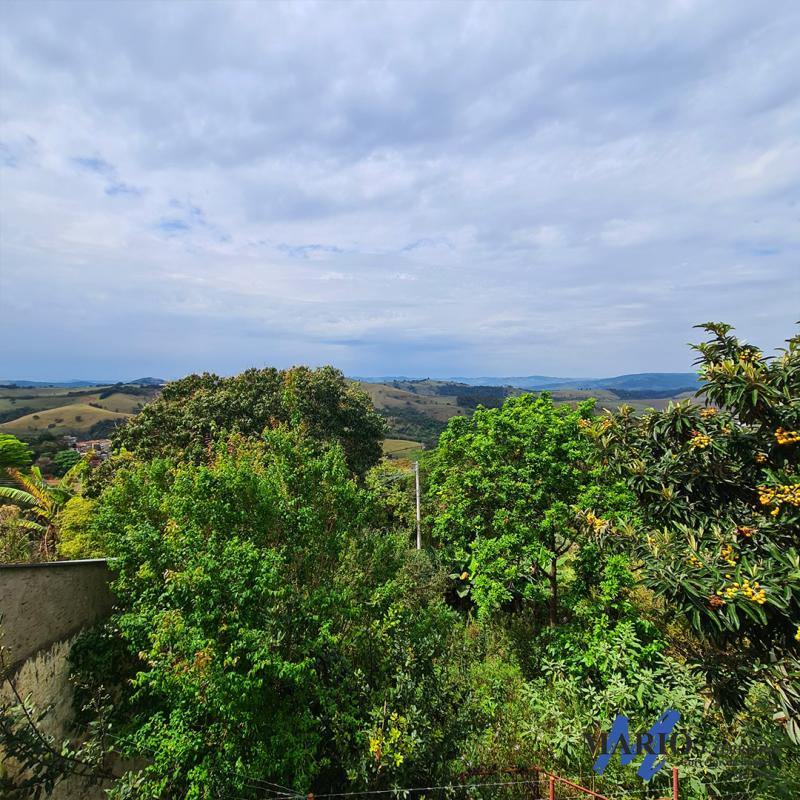 Imóvel em bairro tranquilo com vista das montanhas