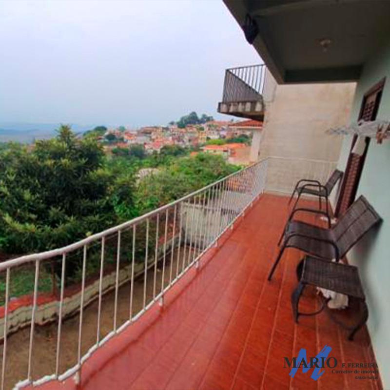 Imóvel em bairro tranquilo com vista das montanhas