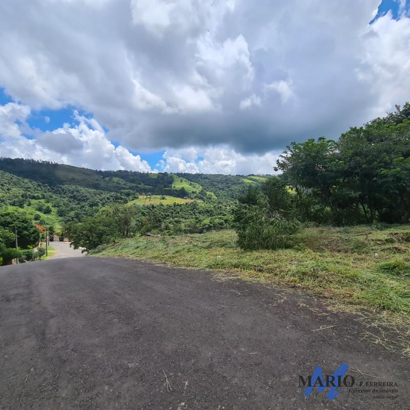 Terreno com vista deslumbrante a 5 minutos do centro