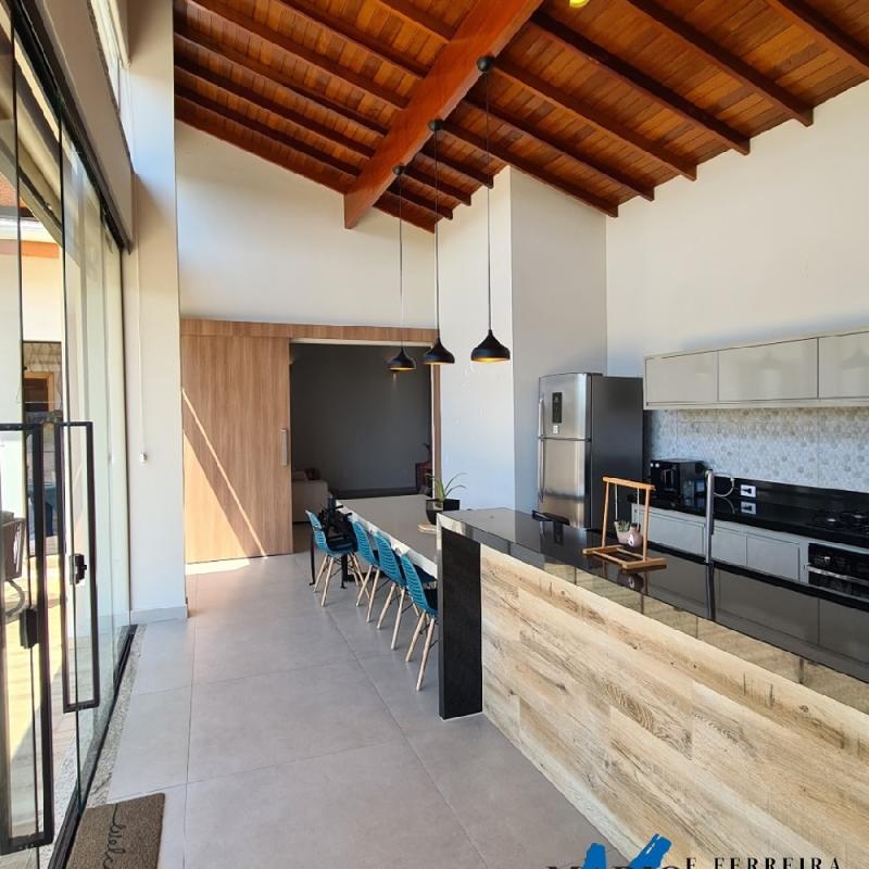 Residência em Condomínio Fechado – Águas de Lindóia