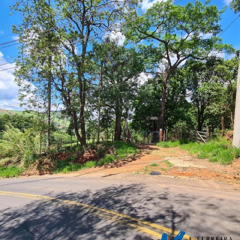 SÍTIO À VENDA – EXCELENTE LOCALIZAÇÃO