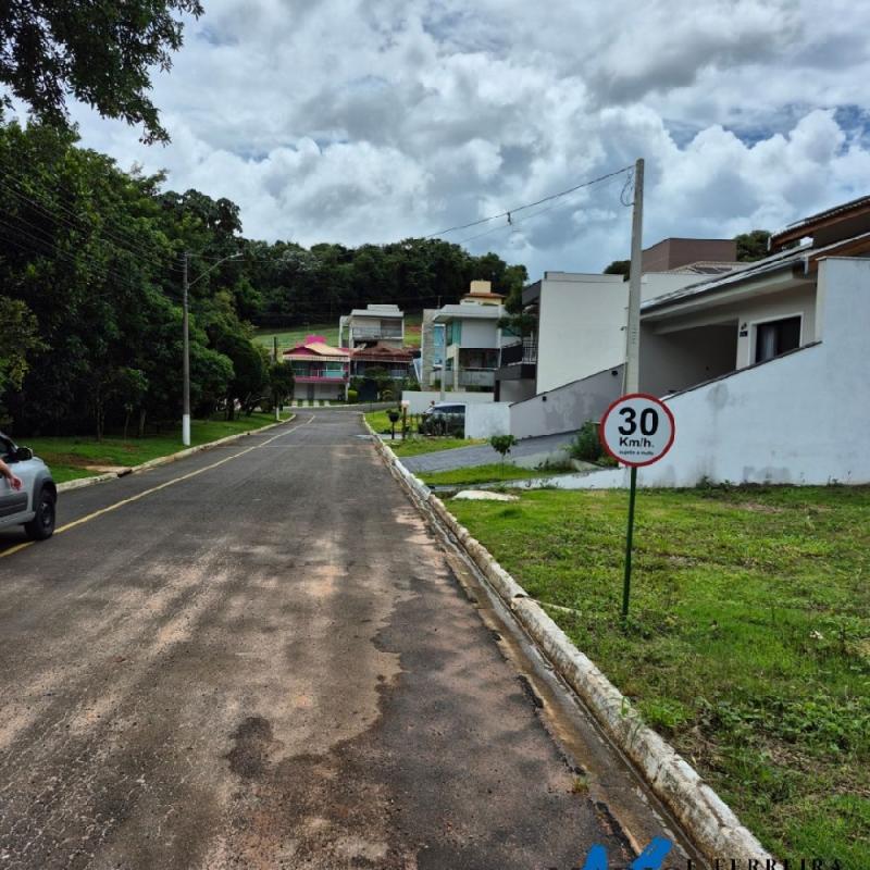 TERRENO À VENDA – CONDOMÍNIO FECHADO