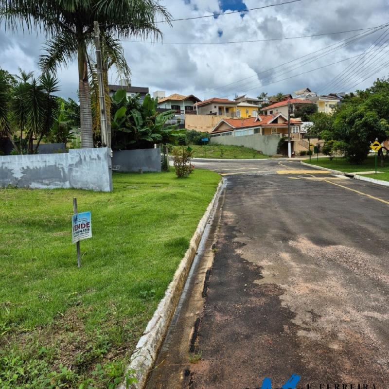 TERRENO À VENDA – CONDOMÍNIO FECHADO