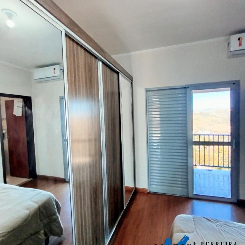 Casa à Venda em Águas de Lindóia