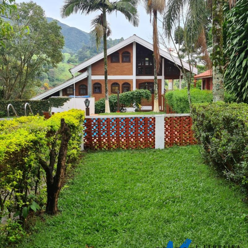 LINDA CHÁCARA À VENDA – ÁGUAS DE LINDÓIA