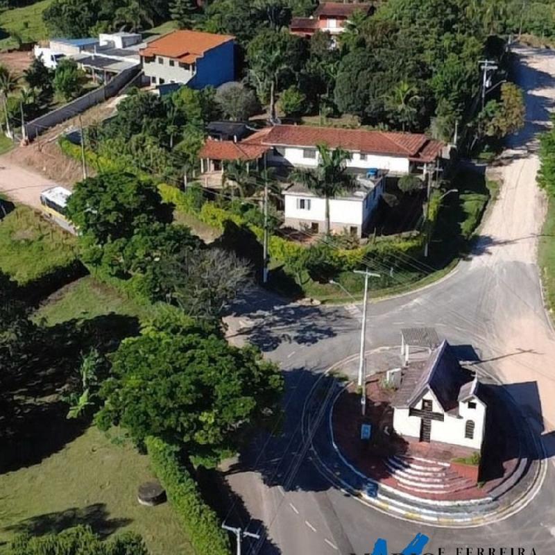 CHÁCARA COM VISTA PARA AS MONTANHAS