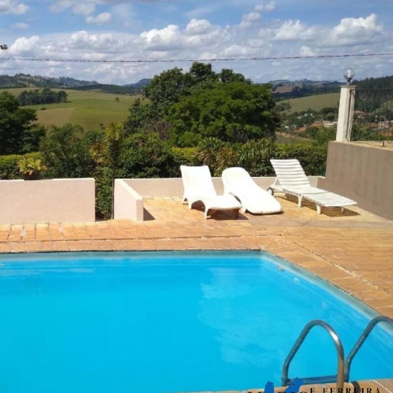 CHÁCARA COM VISTA PARA AS MONTANHAS