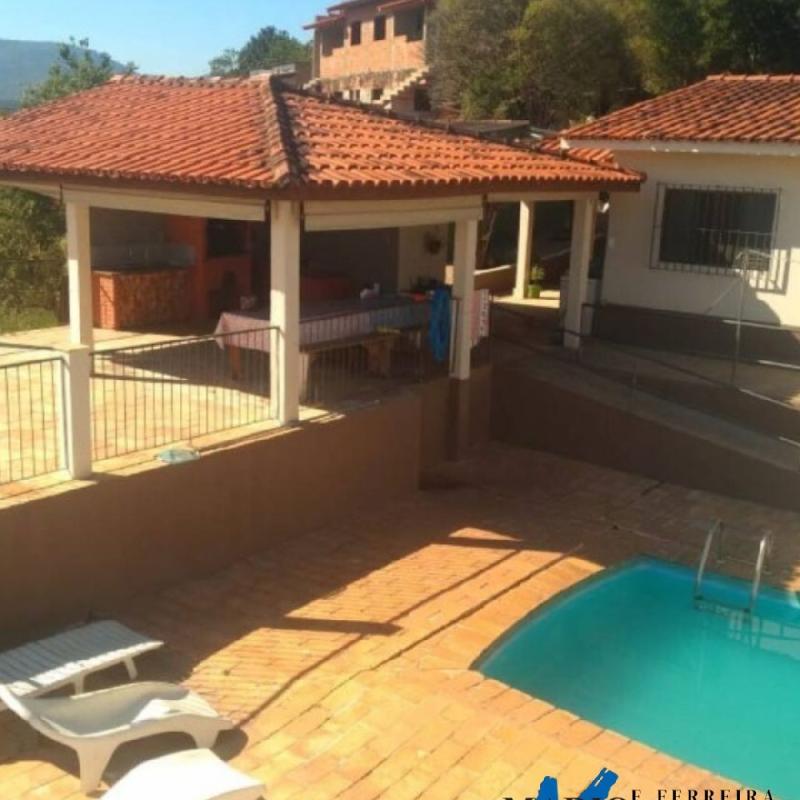 CHÁCARA COM VISTA PARA AS MONTANHAS