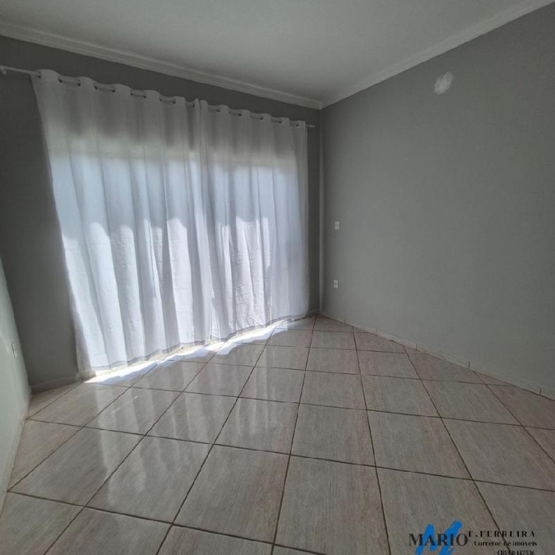  RESIDÊNCIA COM ÓTIMA LOCALIZAÇÃO