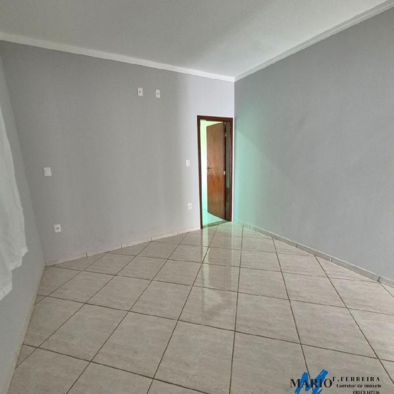  RESIDÊNCIA COM ÓTIMA LOCALIZAÇÃO