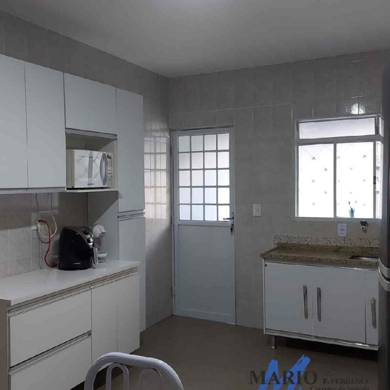 RESIDÊNCIA EM BAIRRO CALMO E TRANQUILO