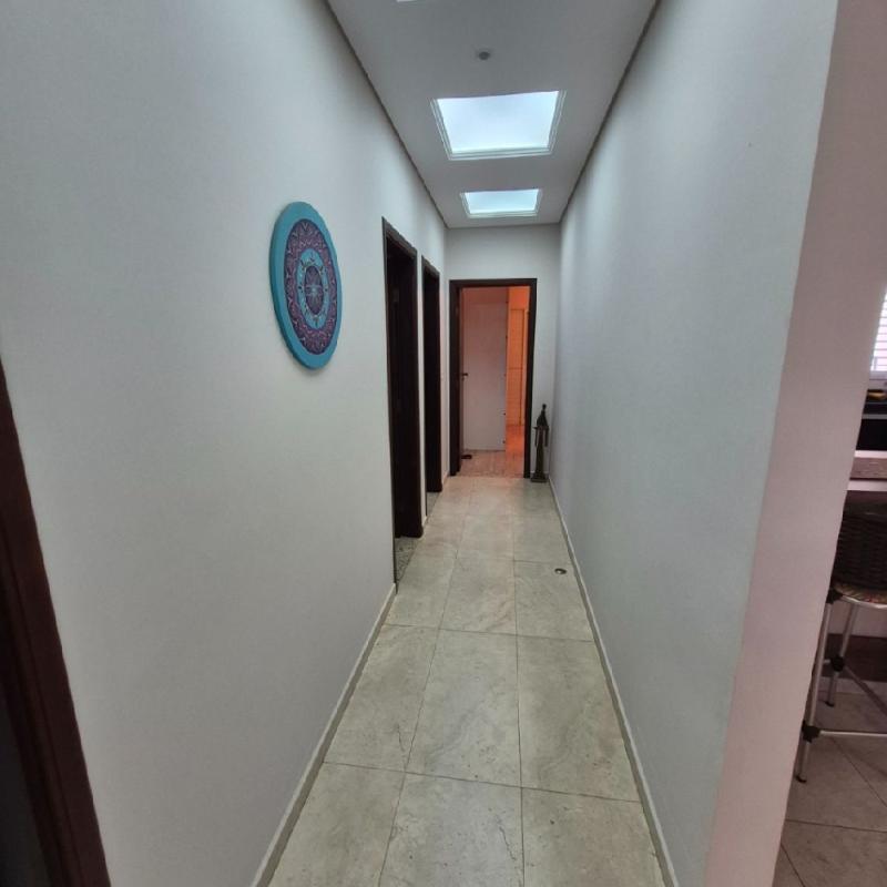 LINDA RESIDÊNCIA COM EXCELENTE LOCALIZAÇÃO