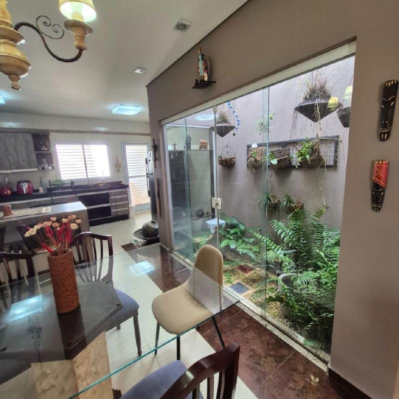 LINDA RESIDÊNCIA COM EXCELENTE LOCALIZAÇÃO