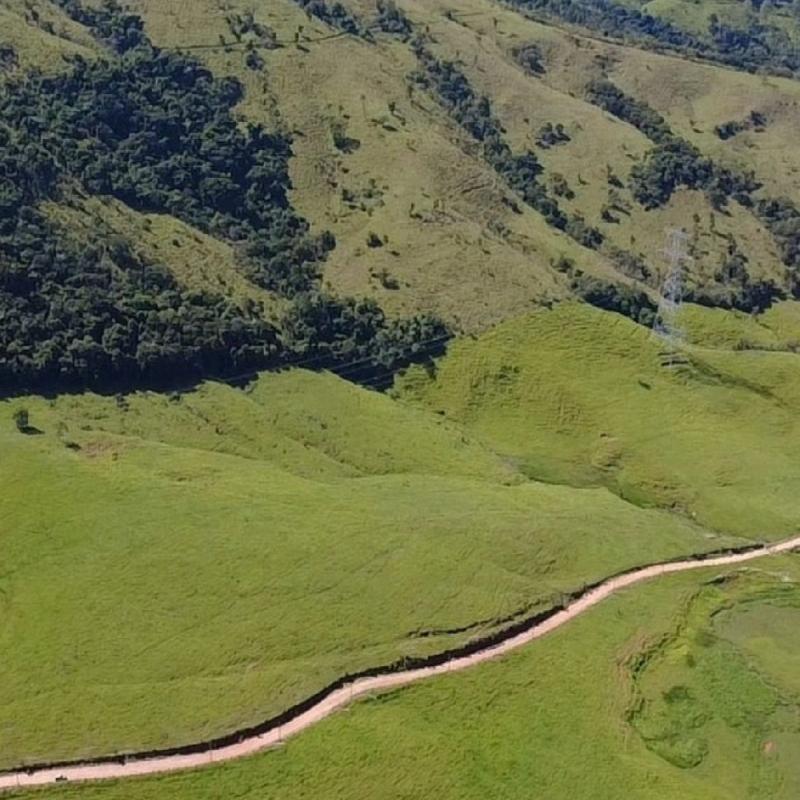 LINDO SÍTIO EM REGIÃO VALORIZADA E DE GRANDE POTENCIAL