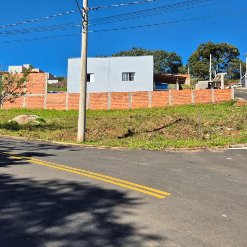 OPORTUNIDADE NO LOTEAMENTO MONTE BELO