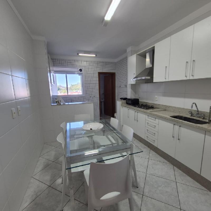 APARTAMENTO MOBILIADO À VENDA – CENTRO DE ÁGUAS DE LINDÓIA