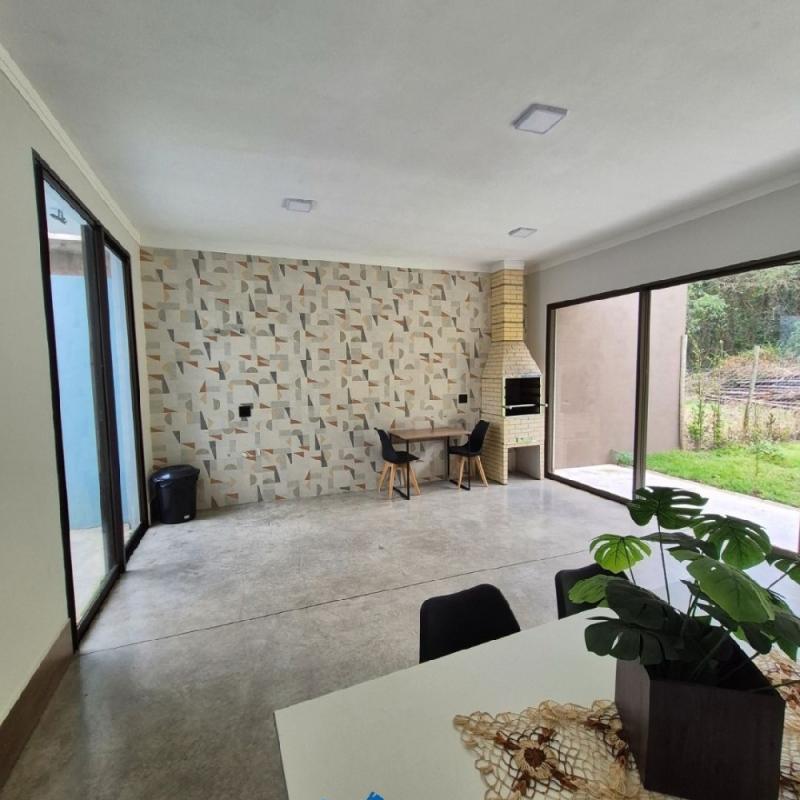 CASA COM 3 SUÍTES